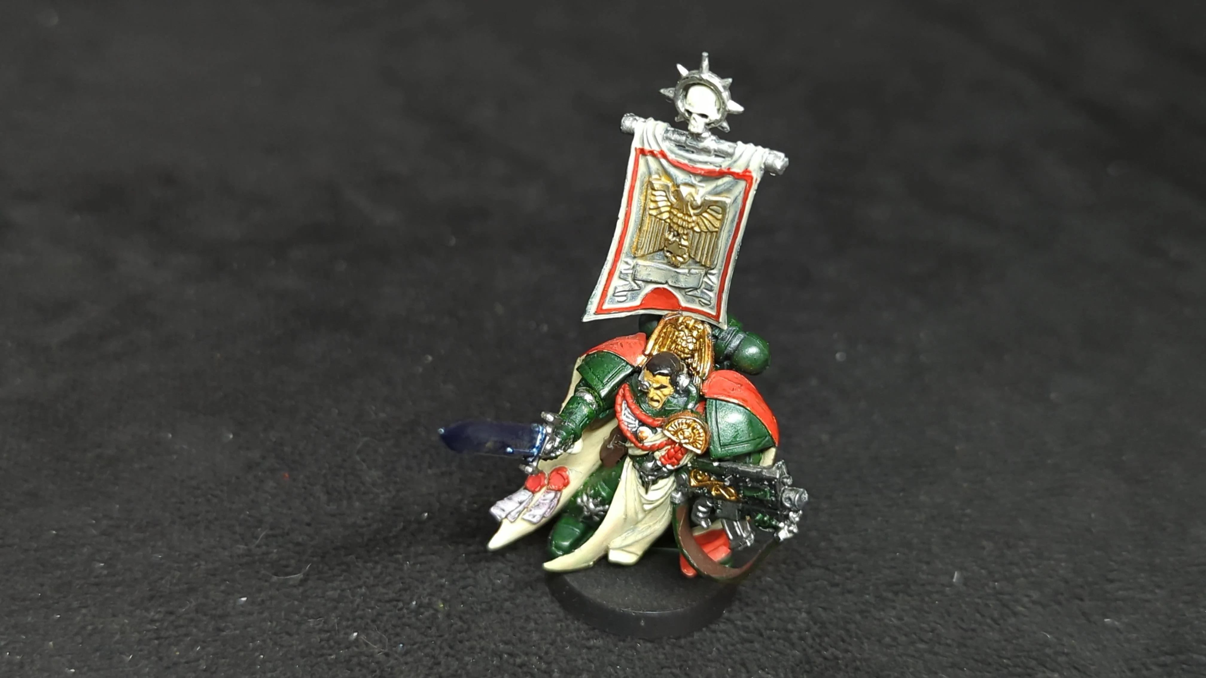 Warhammer 40k Space Marine Captain x1 Painted