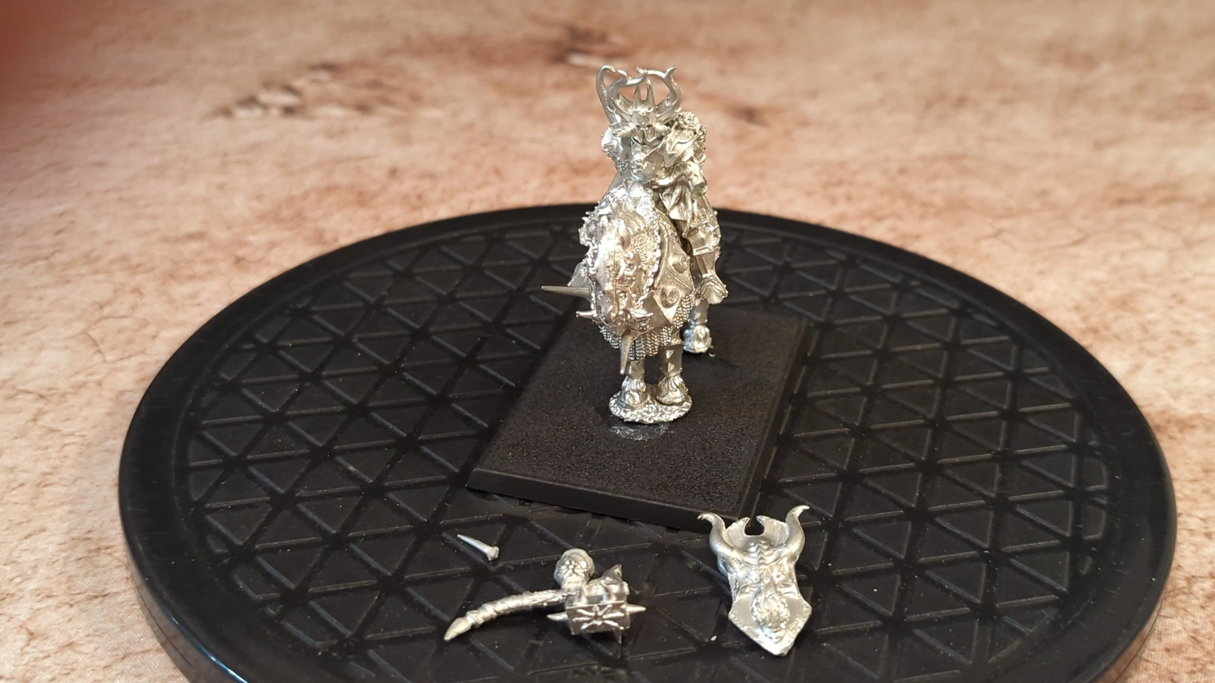 The Old World Chaos Lord on Demonic Mount (OOP Metal) x1