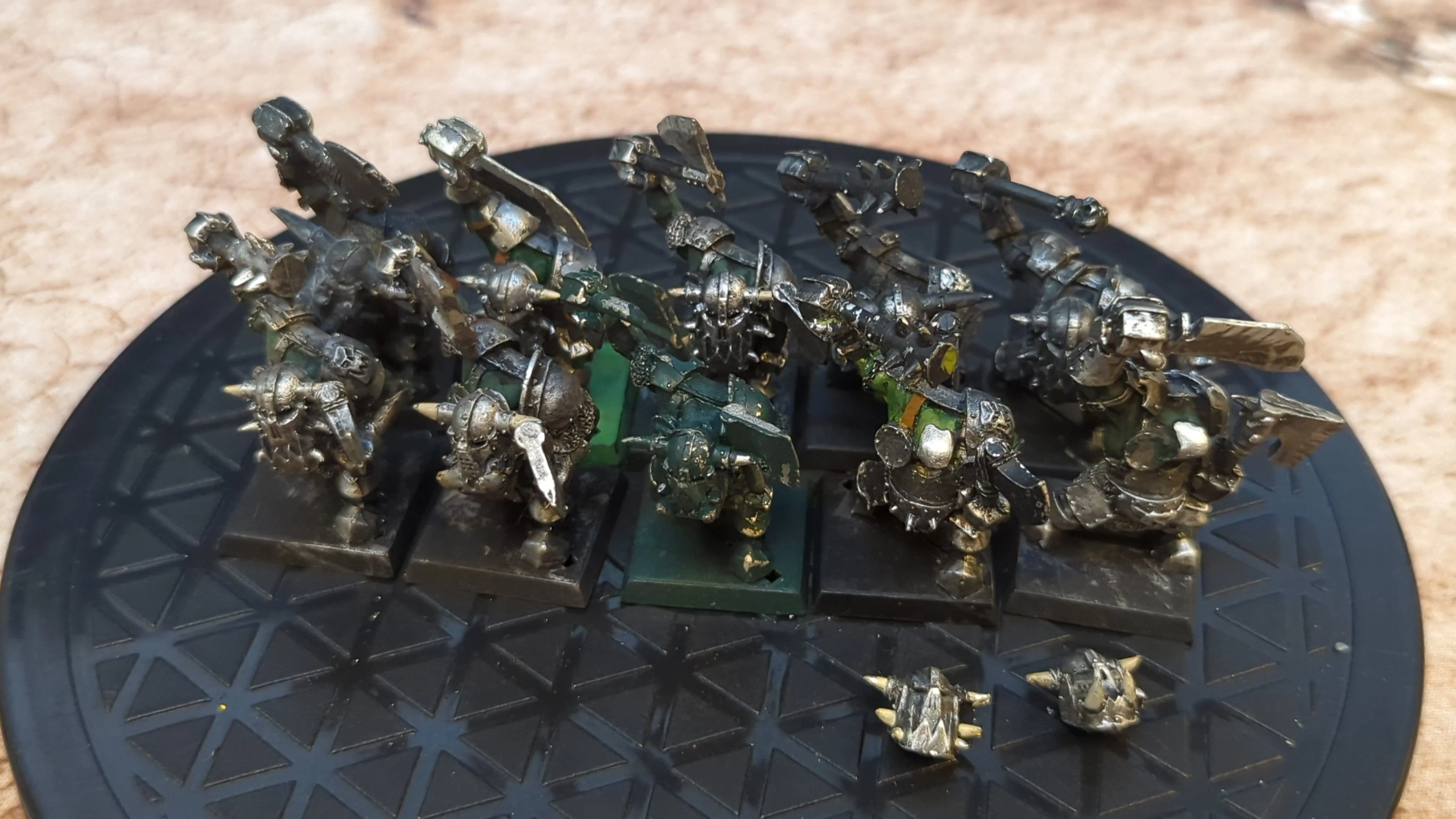 The Old World Orc & Goblin Tribes: Black Orc Mob (oop metal) x10