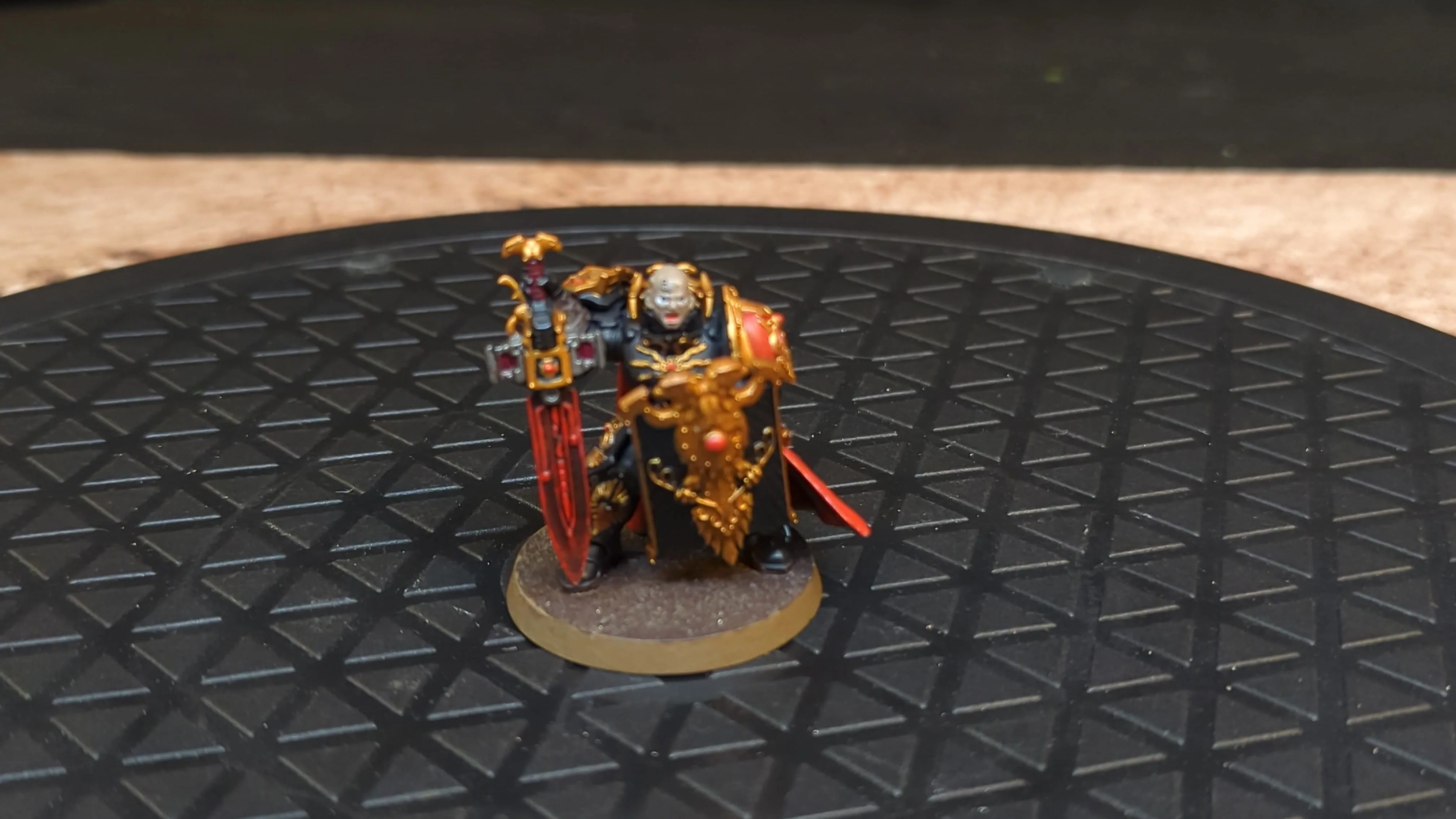 Warhammer 40k Adeptus Custodes Shield Captain x1 Painted