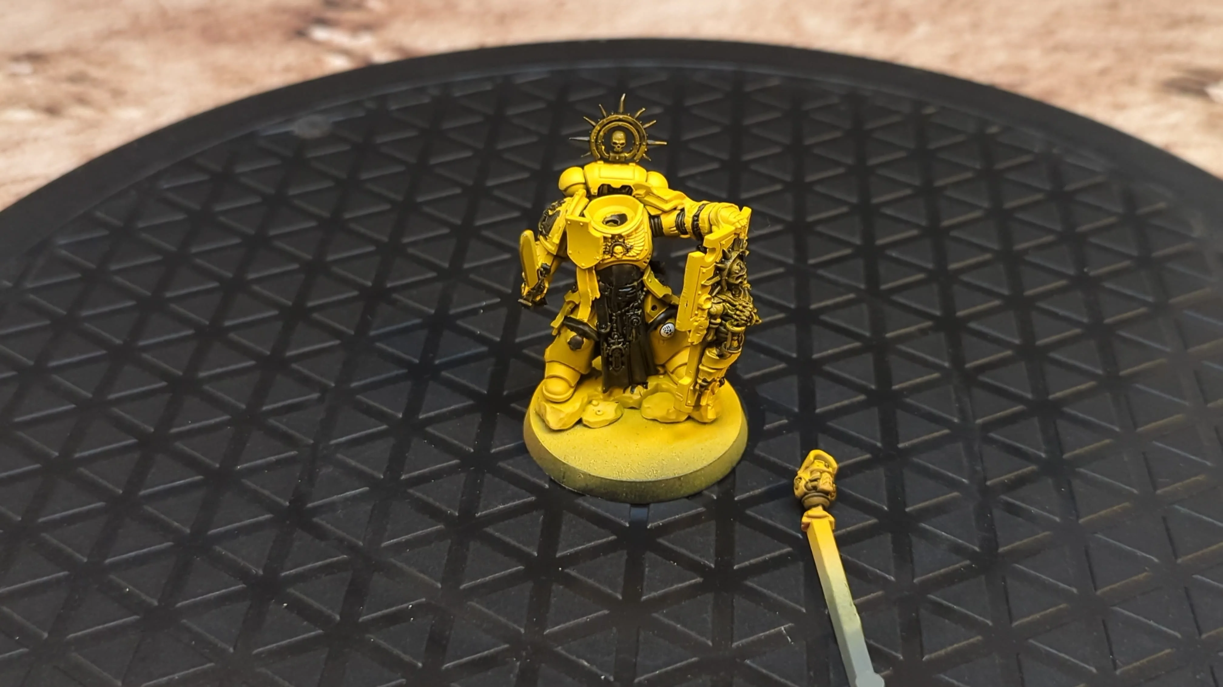 Warhammer 40k Space Marines Captain with Relic Shield x1