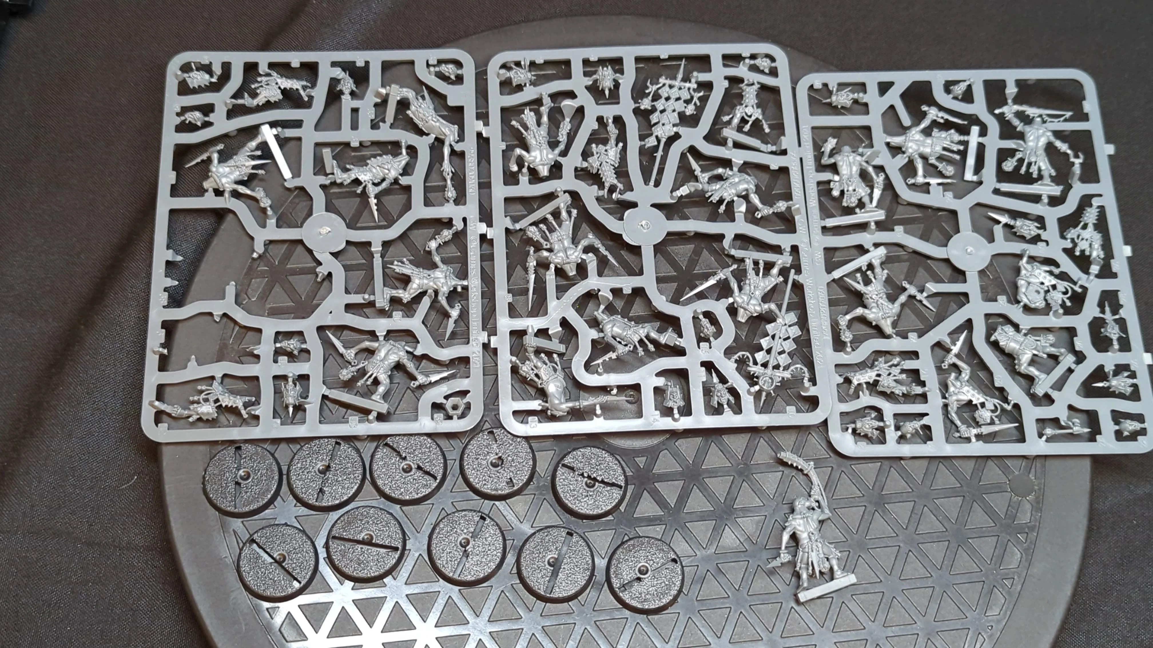 Age of Sigmar Orruk Warclans Hobgrot Slittaz x10 - Image 2