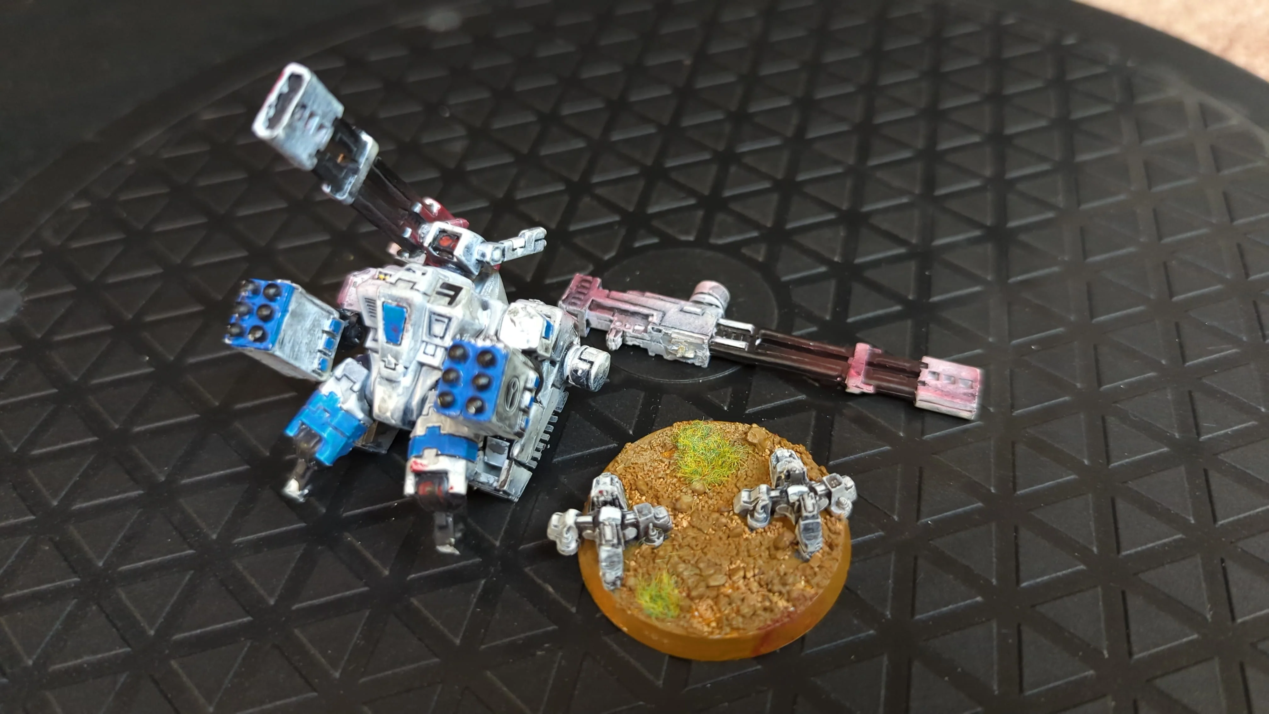 Warhammer 40k T'au Empire XV88 Broadside Battlesuit (OOP Metal) x1 OOP Painted