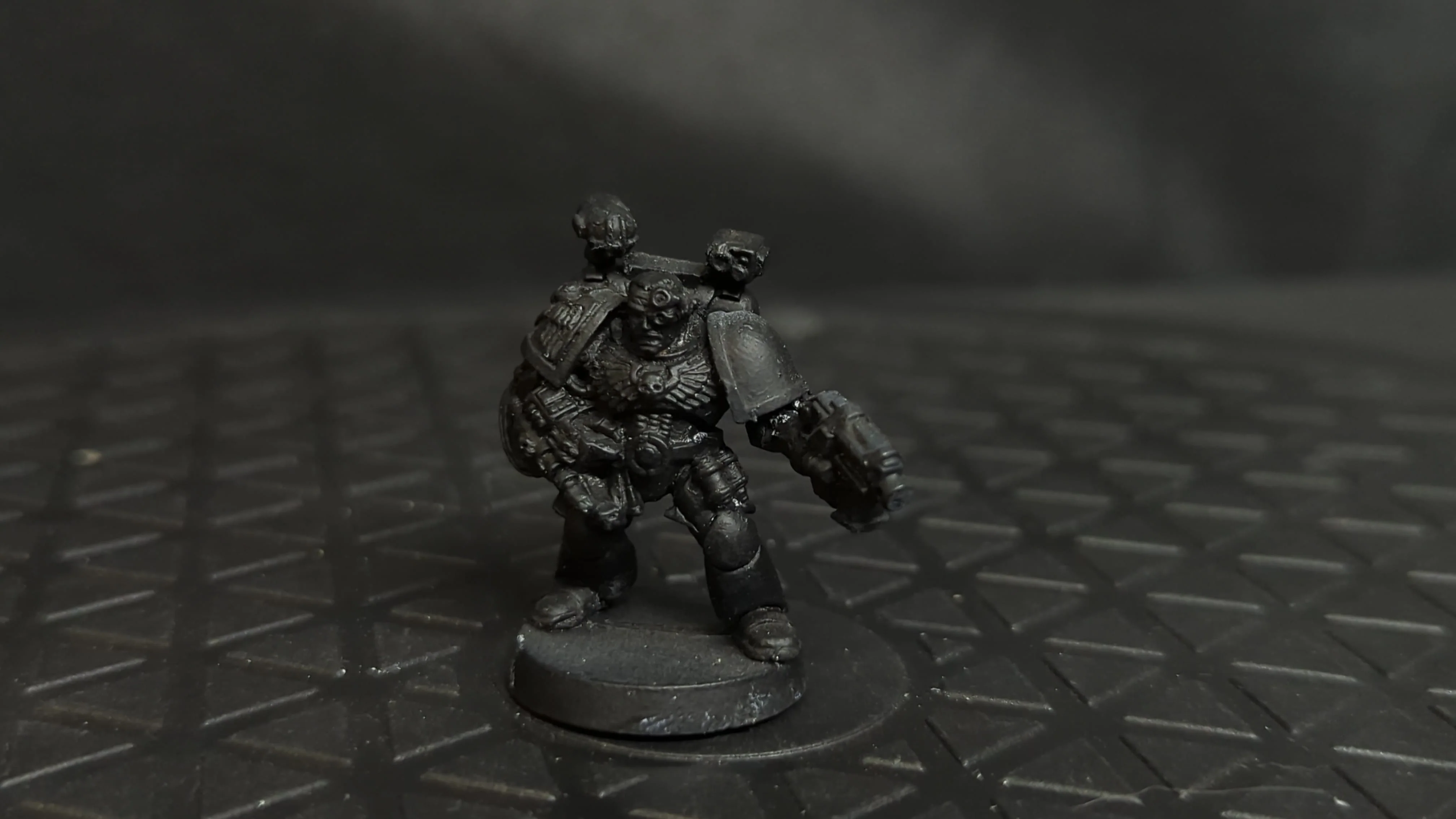 Warhammer 40k Space Marines Apothecary Biologis (OOP Metal) x1