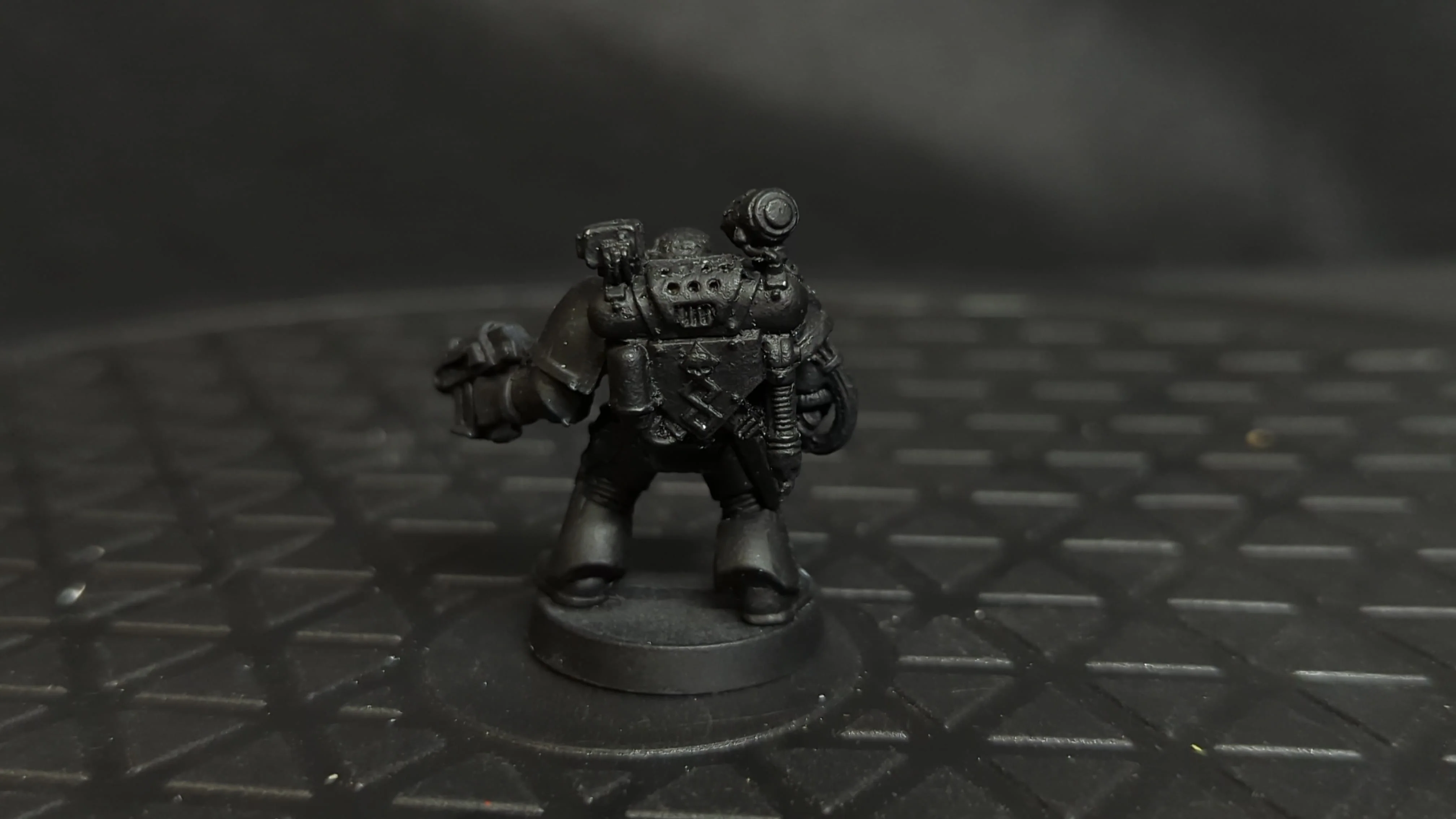 Warhammer 40k Space Marines Apothecary Biologis (OOP Metal) x1 - Image 2