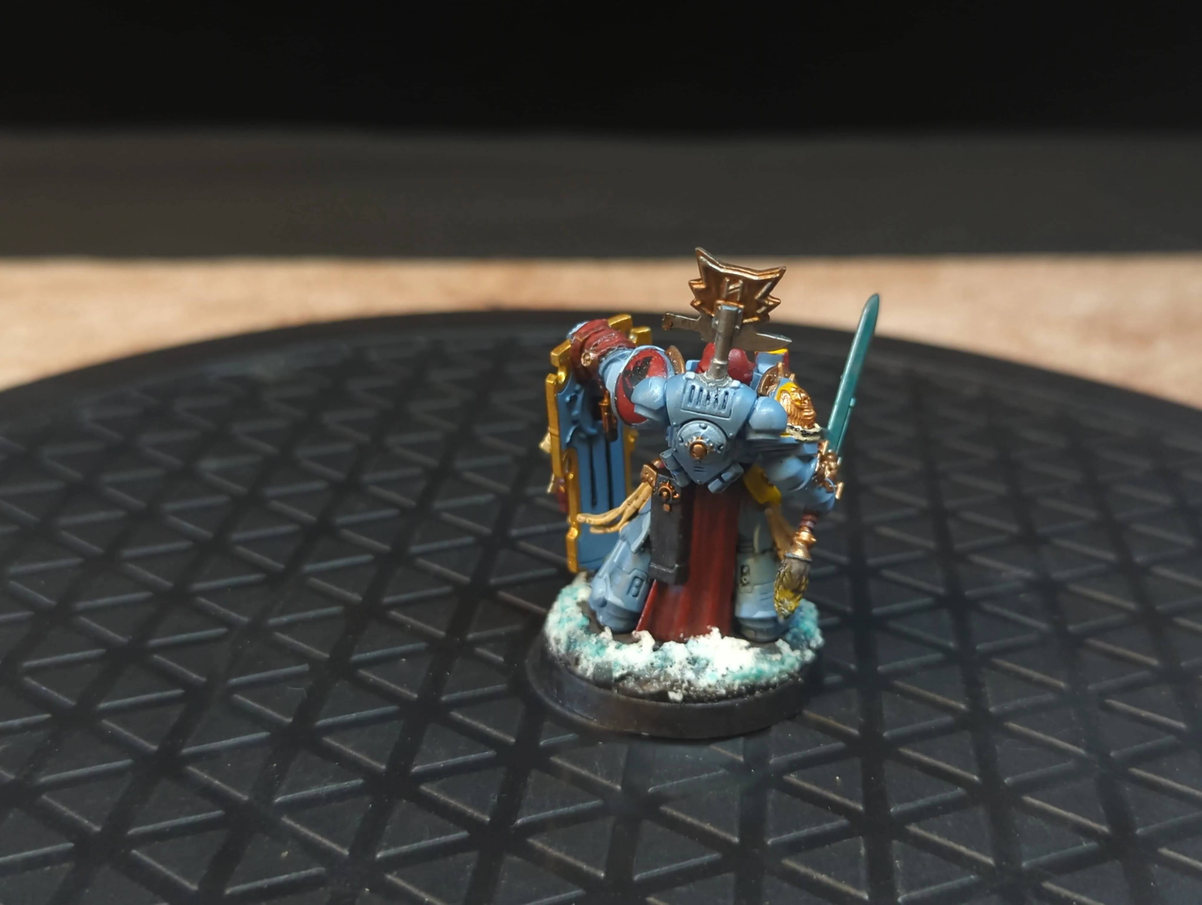 Warhammer 40k Space Marines Captain with Relic Shield x1 Painted - Image 2