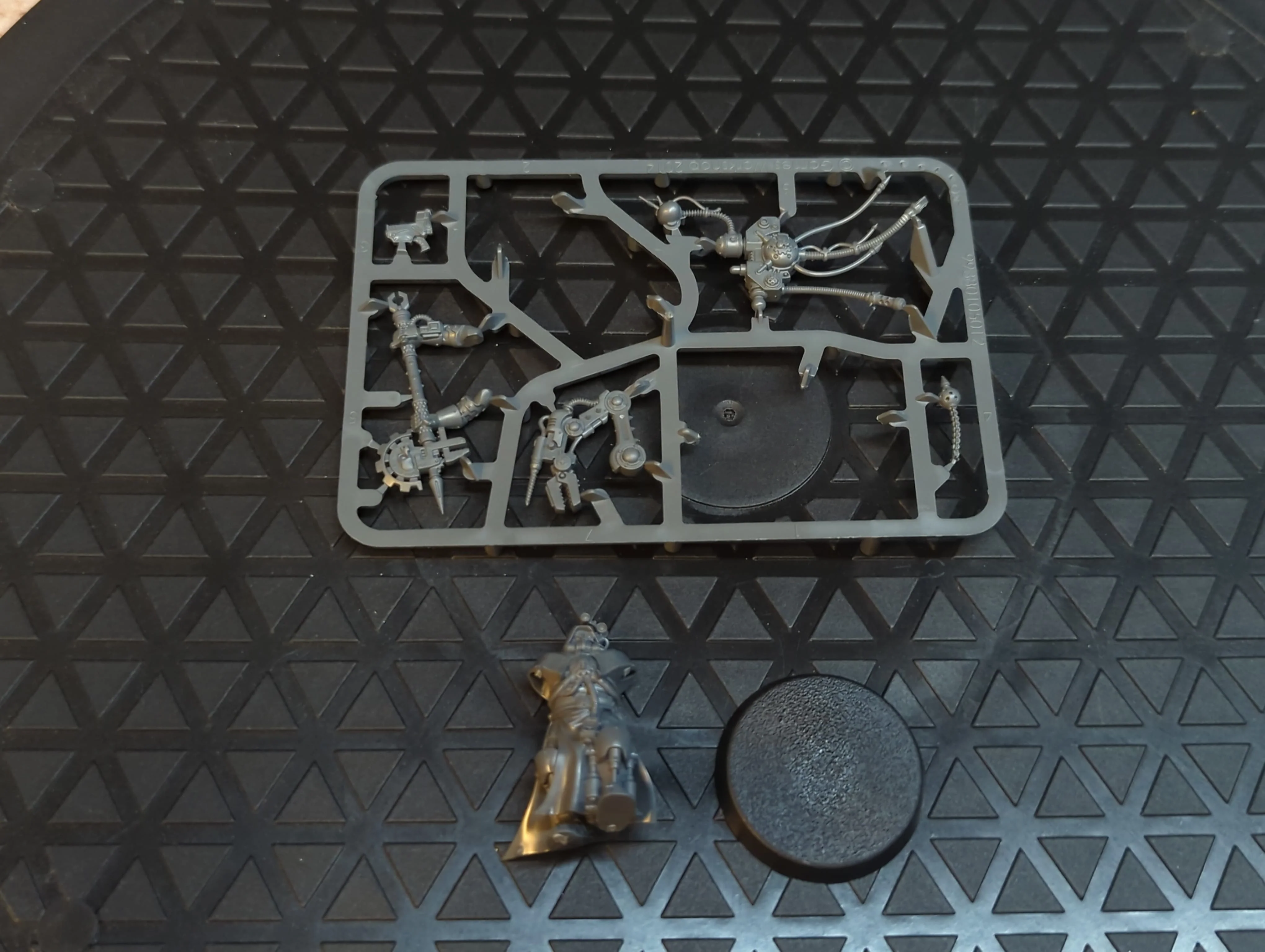 Warhammer 40k Adeptus Mechanicus Tech-priest Enginseer x1