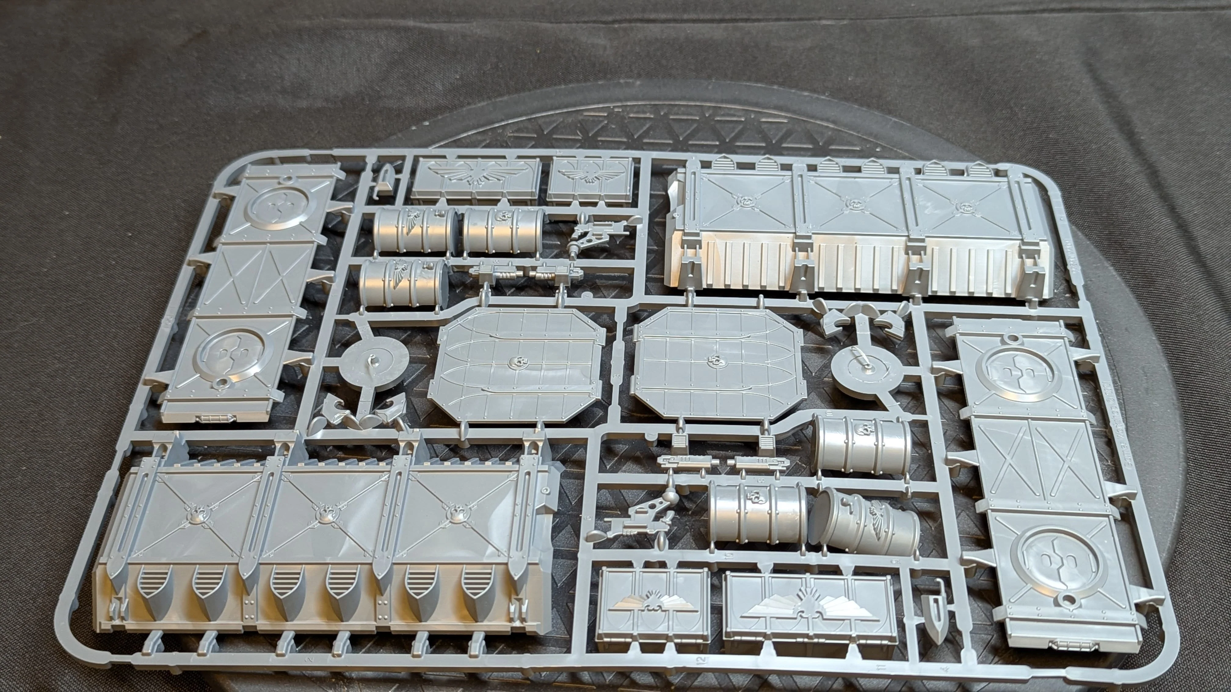 Warhammer 40k Battlezone Manufactorum: Munitorum Armoured Container x2 - Image 2